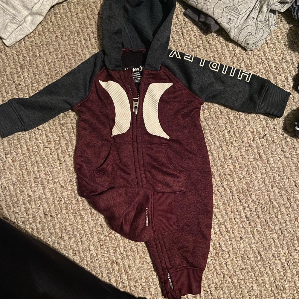 Newborn boys Hurley sleep n play